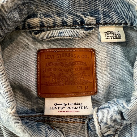 Vintage denim Levi jacket - Picture 2 of 2